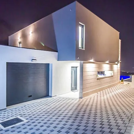 Lacus * 마카르스카